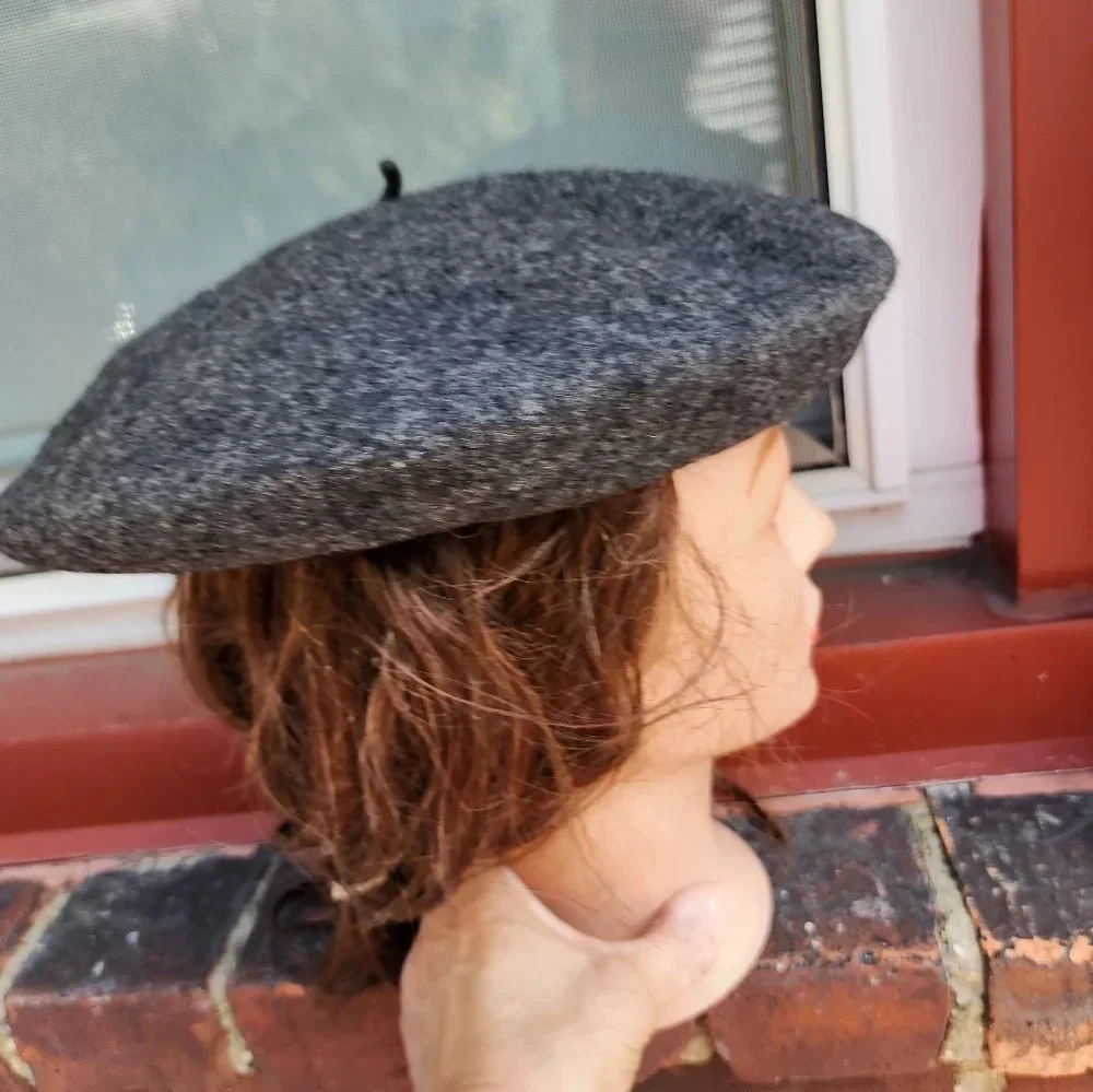 Vintage gray beret‎